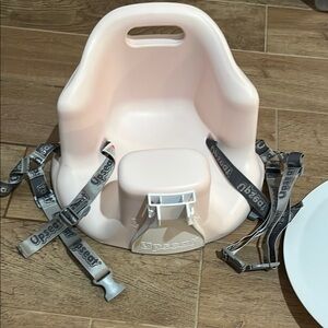 Upseat Baby Floor Seat with Straps